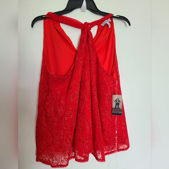 Red top - Picture 5 of 6